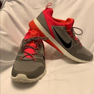 Nike’s Men’s size 10 Gray Marble/Bright Red
